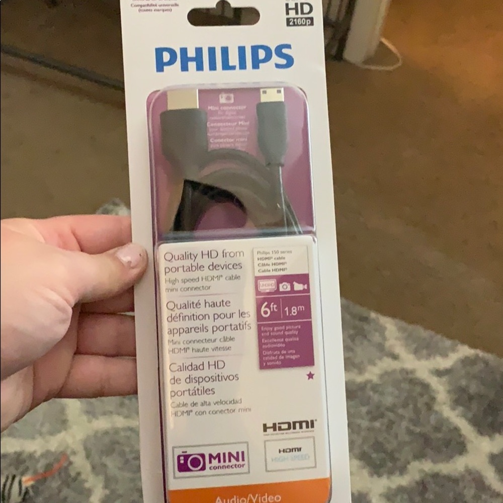 Philips ULTRA HD 2160p cable with mini connector